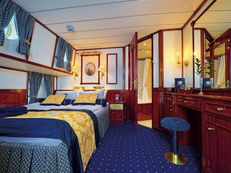 Category 1 - Deluxe Deck Cabins